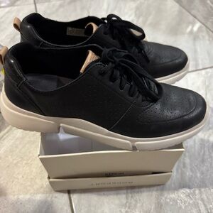 Rockport Black Leather Casual Sneakers EUC w/ box 9.5 / 41
